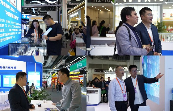 众多观展观众驻足太阳GG展位并咨询.jpg